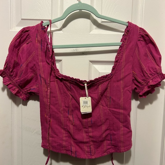 Super cute never worn Free People crop top. Smoke free home - Picture 2 of 4
